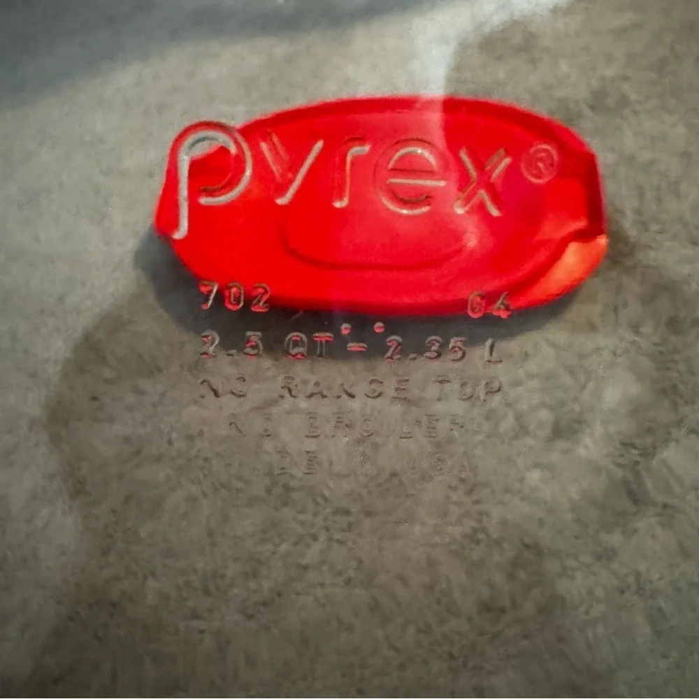 Pyrex Ware 2.5qt/2.35 L Rectangular Style Casserole Dish Red Lid Made In USA